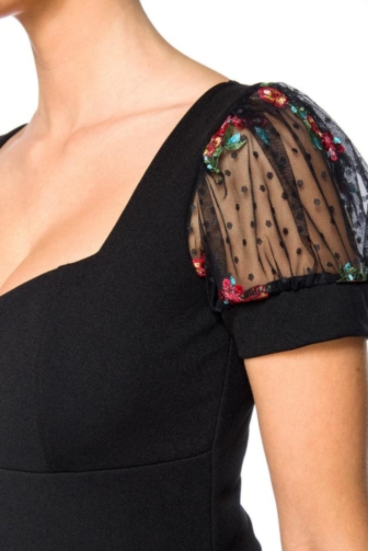 Dress with puff sleeves